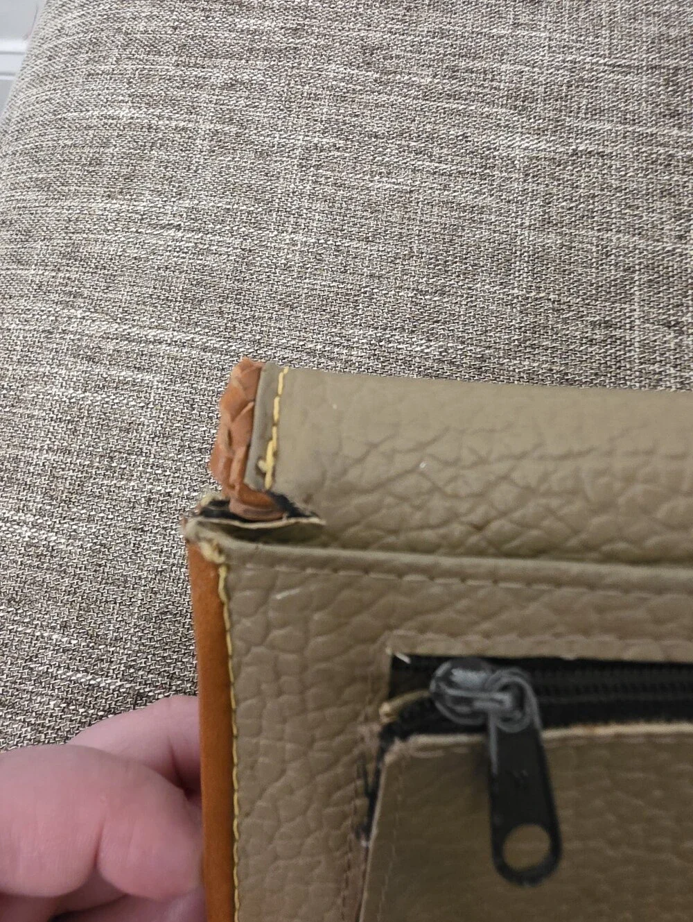 Vintage 90s Dooney & Bourke British Tan All Weather Leather Wallet
